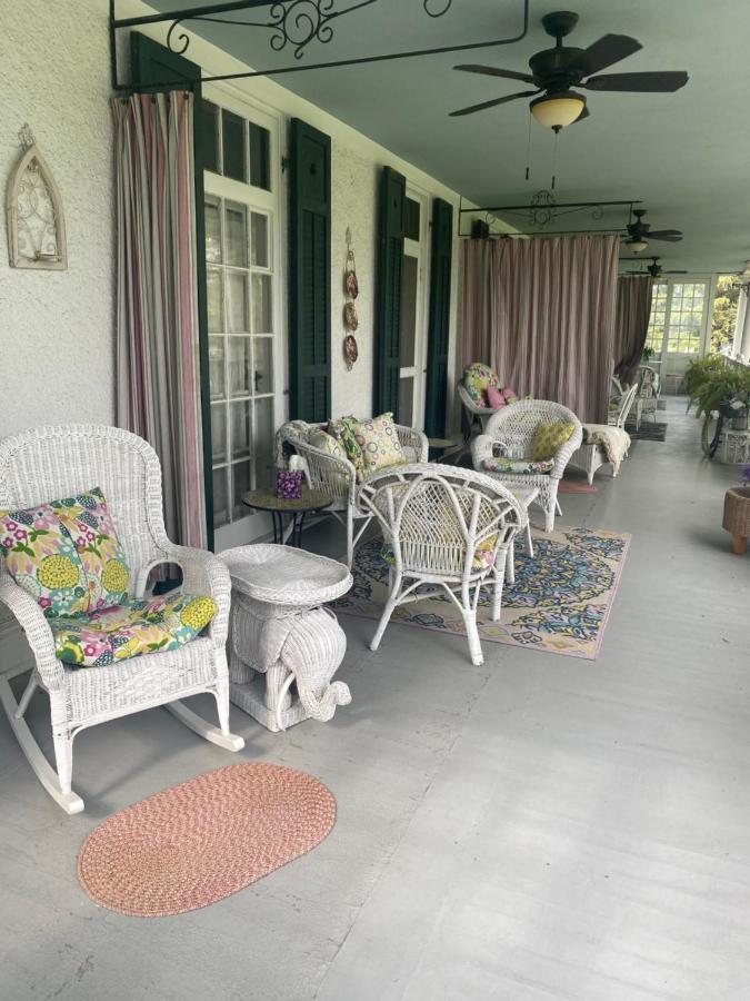 Montrose Inn Belleville Ngoại thất bức ảnh