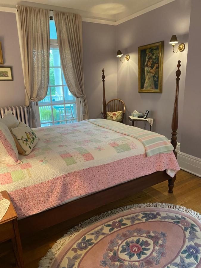 Montrose Inn Belleville Ngoại thất bức ảnh