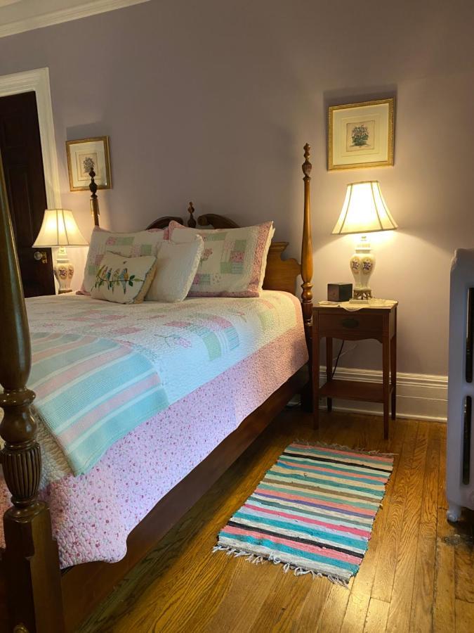 Montrose Inn Belleville Ngoại thất bức ảnh